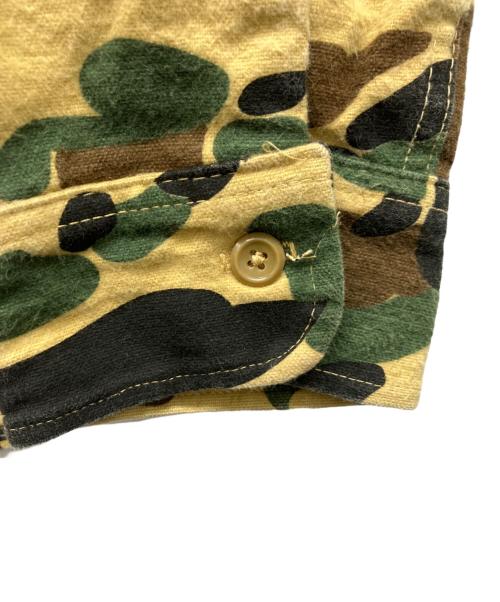 WOOLRICH（ウールリッチ）WOOLRICH (ウールリッチ) ダックハンターカモ シャモアクロス フラップポケット L/S シャツ ベージュ サイズ:Mの古着・服飾アイテム