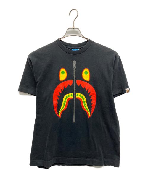 A BATHING APE（ア ベイシング エイプ）A BATHING APE (ア ベイシング エイプ) シャークプリントTシャツ ブラック サイズ:Lの古着・服飾アイテム