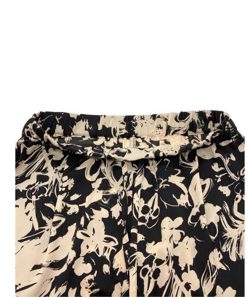 journal standard L'essage（ジャーナルスタンダード レサージュ）journal standard L'essage (ジャーナルスタンダード レサージュ) フラワープリントパンツ ブラック サイズ:Freeの古着・服飾アイテム