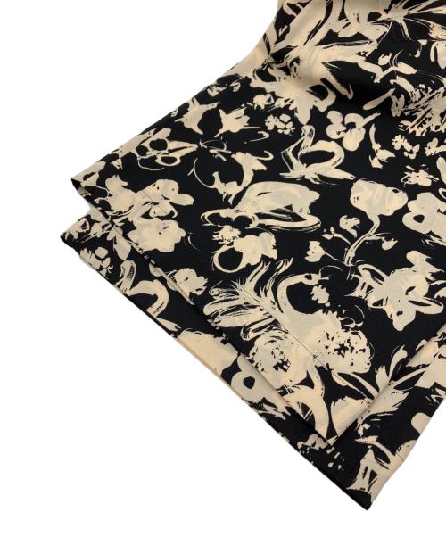 journal standard L'essage（ジャーナルスタンダード レサージュ）journal standard L'essage (ジャーナルスタンダード レサージュ) フラワープリントパンツ ブラック サイズ:Freeの古着・服飾アイテム