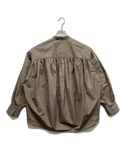 AUBRIOT（オブリオ）AUBRIOT (オブリオ) メモリータフタ ブラウス ベージュ サイズ:2の古着・服飾アイテム
