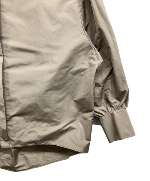 AUBRIOT（オブリオ）AUBRIOT (オブリオ) メモリータフタ ブラウス ベージュ サイズ:2の古着・服飾アイテム