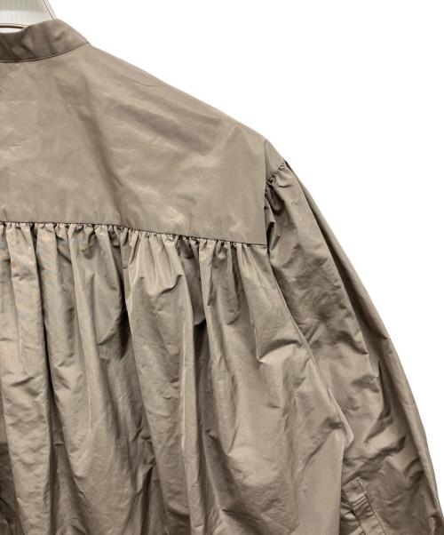 AUBRIOT（オブリオ）AUBRIOT (オブリオ) メモリータフタ ブラウス ベージュ サイズ:2の古着・服飾アイテム