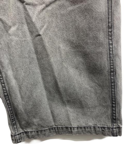 AVIREX（アヴィレックス）AVIREX (アヴィレックス) VARSITY PAINTER SHORTS グレー サイズ:2XLの古着・服飾アイテム