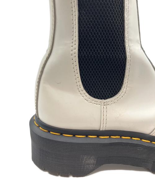 Dr.Martens（ドクターマーチン）Dr.Martens (ドクターマーチン) QUAD チェルシーブーツ ホワイト サイズ:UK 3の古着・服飾アイテム