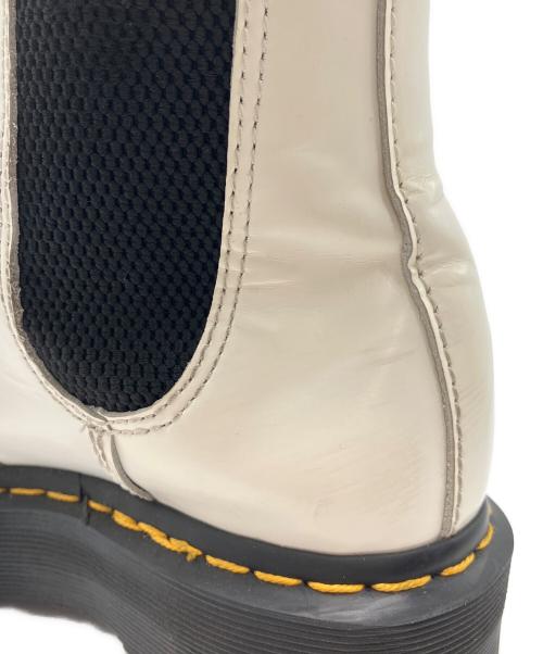 Dr.Martens（ドクターマーチン）Dr.Martens (ドクターマーチン) QUAD チェルシーブーツ ホワイト サイズ:UK 3の古着・服飾アイテム