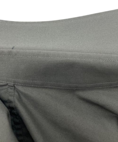 HUGO BOSS（ヒューゴ ボス）HUGO BOSS (ヒューゴ ボス) コットンブロードレギュラーシャツ グレー サイズ:43の古着・服飾アイテム