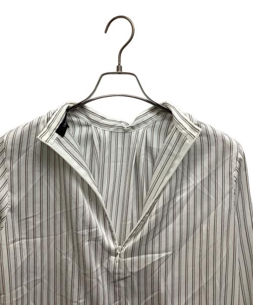 UNTITLED（アンタイトル）UNTITLED (アンタイトル) ストライプ スタンドカラーブラウス ホワイト サイズ:2の古着・服飾アイテム