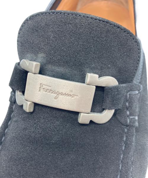 Salvatore Ferragamo（サルヴァトーレ フェラガモ）Salvatore Ferragamo (サルヴァトーレ フェラガモ) ガンチーニスエードローファー ブラック サイズ:7・1/2の古着・服飾アイテム