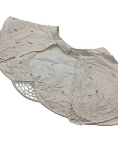 6(ROKU) BEAUTY&YOUTH（ロク ビューティーアンドユース）6(ROKU) BEAUTY&YOUTH (ロク ビューティーアンドユース) EMBROIDERY COLLAR BLOUSE ホワイト サイズ:Freeの古着・服飾アイテム
