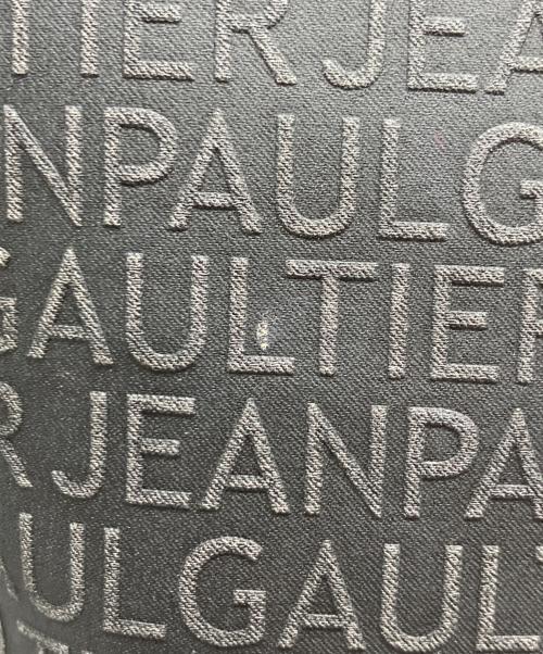 Jean Paul GAULTIER（ジャンポールゴルチェ）Jean Paul GAULTIER (ジャンポールゴルチェ) タイポグラフィエンボストートバッグ ブラック サイズ:下記参照の古着・服飾アイテム