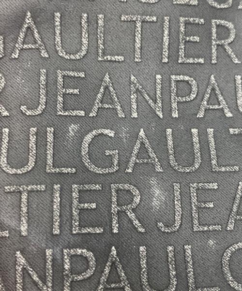 Jean Paul GAULTIER（ジャンポールゴルチェ）Jean Paul GAULTIER (ジャンポールゴルチェ) タイポグラフィエンボストートバッグ ブラック サイズ:下記参照の古着・服飾アイテム