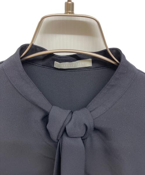 theory luxe（セオリーリュクス）theory luxe (セオリーリュクス) theory luxe MARVINE LILEN ボウタイブラウス ネイビー サイズ:40の古着・服飾アイテム