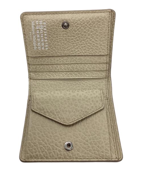 Maison Margiela（メゾンマルジェラ）Maison Margiela (メゾンマルジェラ) 4ステッチ 二つ折り ウォレット ベージュの古着・服飾アイテム
