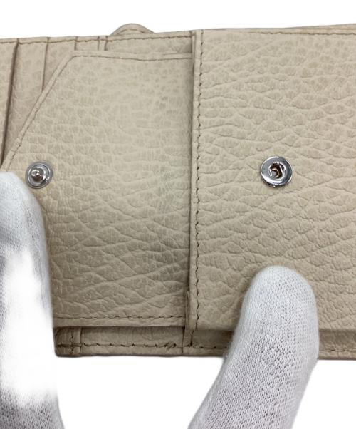 Maison Margiela（メゾンマルジェラ）Maison Margiela (メゾンマルジェラ) 4ステッチ 二つ折り ウォレット ベージュの古着・服飾アイテム