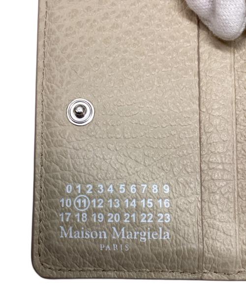 Maison Margiela（メゾンマルジェラ）Maison Margiela (メゾンマルジェラ) 4ステッチ 二つ折り ウォレット ベージュの古着・服飾アイテム