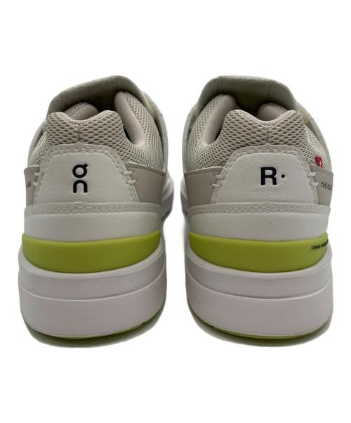 on（オン）on (オン) THE ROGER Clubhouse ホワイト サイズ:23.5の古着・服飾アイテム