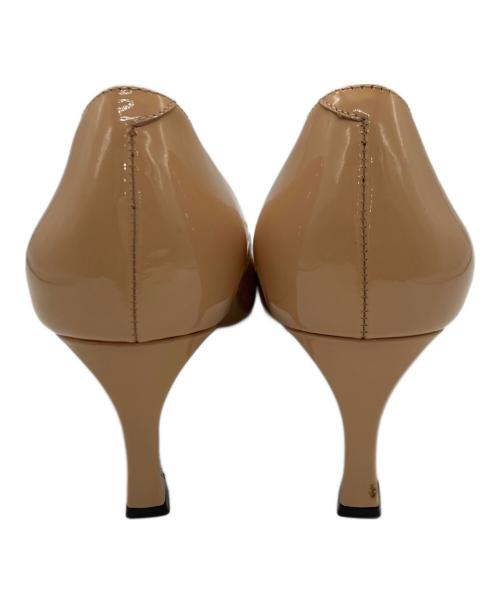 Roger Vivier（ロジェ ヴィヴィエ）Roger Vivier (ロジェ ヴィヴィエ) トランペット パテントレザー パンプス ベージュ サイズ:23.5cmの古着・服飾アイテム