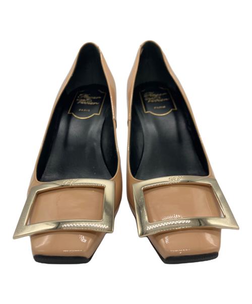 Roger Vivier（ロジェ ヴィヴィエ）Roger Vivier (ロジェ ヴィヴィエ) トランペット パテントレザー パンプス ベージュ サイズ:23.5cmの古着・服飾アイテム