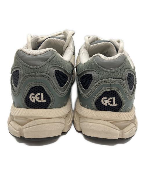 asics（アシックス）asics (アシックス) GEL-NYC グレー×アイボリー サイズ:25㎝の古着・服飾アイテム