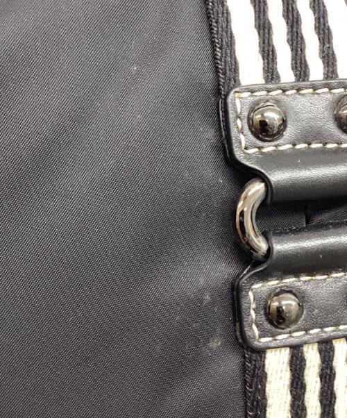 BURBERRY BLUE LABEL（バーバリー ブルー レーベル）BURBERRY BLUE LABEL (バーバリー ブルー レーベル) ナイロンワンショルダーバッグ ブラックの古着・服飾アイテム