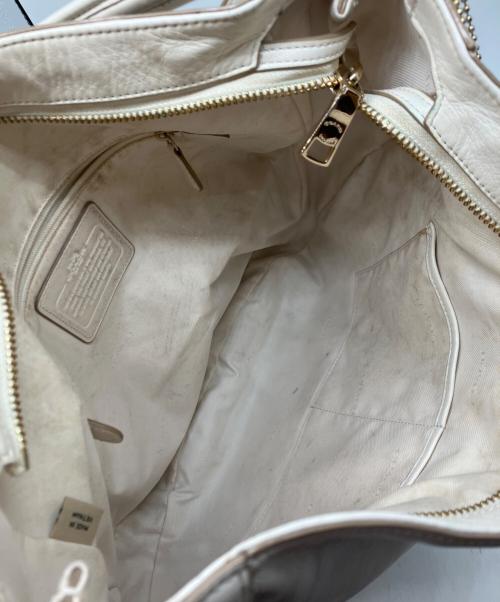 COACH（コーチ）COACH (コーチ) ターンロックサークルホーボーバッグ ホワイトの古着・服飾アイテム