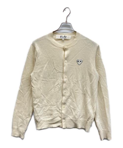 PLAY COMME des GARCONS（プレイコムデギャルソン）PLAY COMME des GARCONS (プレイコムデギャルソン) Round Neck Cardigan With White Emblem Natural アイボリー サイズ:Mの古着・服飾アイテム
