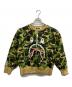 A BATHING APE（アベイシングエイプ）の古着「Camo Shark Crew Sweatshirt」｜グリーン