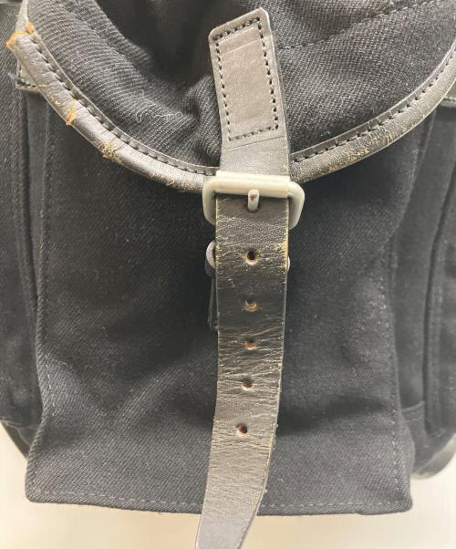 COMME des GARCONS HOMME（コムデギャルソン オム）COMME des GARCONS HOMME (コムデギャルソン オム) ウールミリタリーバックパック ブラックの古着・服飾アイテム