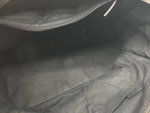 Yves Saint Laurent（イヴサンローラン）Yves Saint Laurent (イヴサンローラン) カバスシック ミディアム ブラックの古着・服飾アイテム