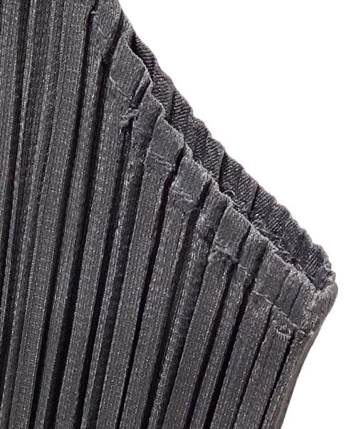 ISSEY MIYAKE（イッセイミヤケ）ISSEY MIYAKE (イッセイミヤケ) プリーツノーワンピース グレー サイズ:Mの古着・服飾アイテム
