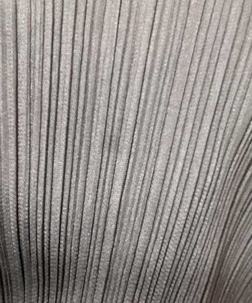 ISSEY MIYAKE（イッセイミヤケ）ISSEY MIYAKE (イッセイミヤケ) プリーツノーワンピース グレー サイズ:Mの古着・服飾アイテム