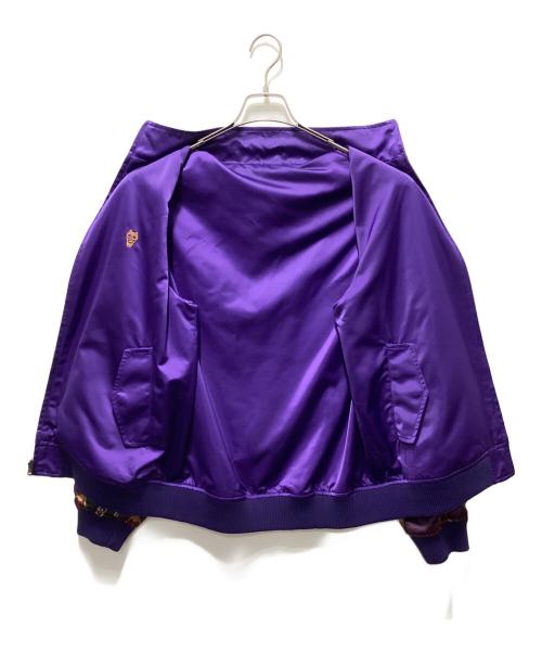 glamb（グラム）glamb (グラム) ジョジョの奇妙な冒険 (ジョジョノキミョウナボウケン) Killer Queen JKT パープル サイズ:ｌの古着・服飾アイテム