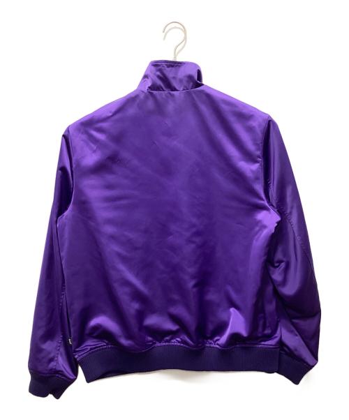 glamb（グラム）glamb (グラム) ジョジョの奇妙な冒険 (ジョジョノキミョウナボウケン) Killer Queen JKT パープル サイズ:ｌの古着・服飾アイテム