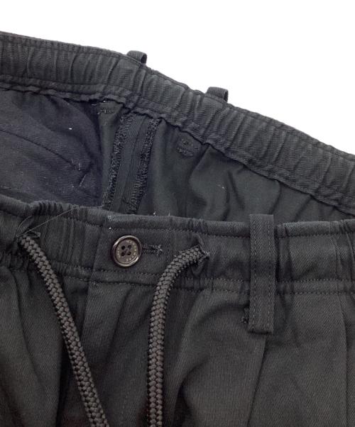 MARKAWARE（マーカウェア）MARKAWARE (マーカウェア) TRIPLE PLEATED EASY TROUSERS ブラック サイズ:２の古着・服飾アイテム