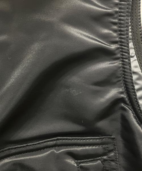 IRON HEART（アイアンハート）IRON HEART (アイアンハート) B-10タイプフライトベスト ブラック サイズ:Mの古着・服飾アイテム