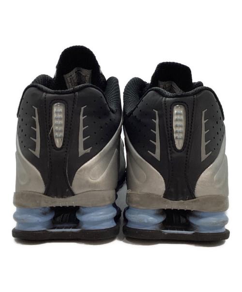 NIKE（ナイキ）NIKE (ナイキ) SHOX R4 シルバー サイズ:26.5の古着・服飾アイテム