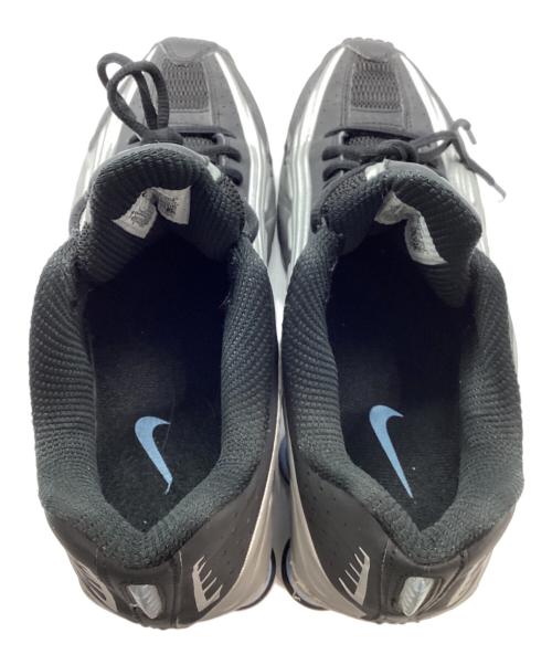NIKE（ナイキ）NIKE (ナイキ) SHOX R4 シルバー サイズ:26.5の古着・服飾アイテム