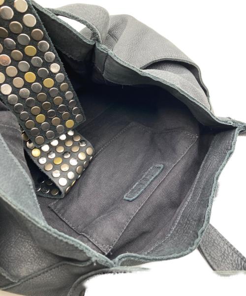 TRES（トレ）TRES (トレ) スタッズ レザートートバッグ ブラックの古着・服飾アイテム