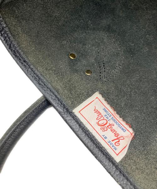 YOUNG & OLSEN The DRYGOODS STORE（ヤングアンドオルセン ザ ドライグッズストア）YOUNG & OLSEN The DRYGOODS STORE (ヤングアンドオルセン ザ ドライグッズストア) EMBOSSED LEATHER TOTE（エンボスドレザートート） ブラックの古着・服飾アイテム