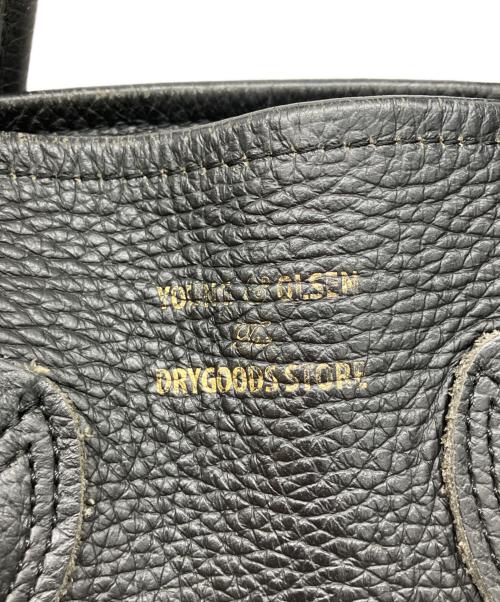 YOUNG & OLSEN The DRYGOODS STORE（ヤングアンドオルセン ザ ドライグッズストア）YOUNG & OLSEN The DRYGOODS STORE (ヤングアンドオルセン ザ ドライグッズストア) EMBOSSED LEATHER TOTE（エンボスドレザートート） ブラックの古着・服飾アイテム