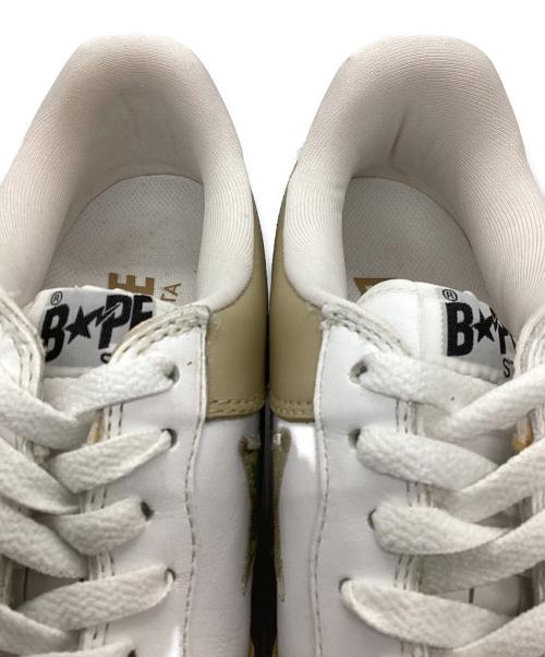 A BATHING APE（アベイシングエイプ）A BATHING APE (アベイシングエイプ) KAWS (カウズ) BAPESTA ベージュ×ホワイト サイズ:27ｃｍの古着・服飾アイテム