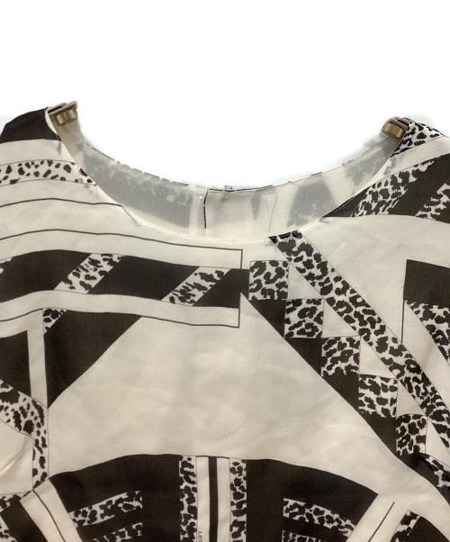 LEONARD FASHION（レオナールファッション）LEONARD FASHION (レオナールファッション) シルクノースリーブブラウス サイズ:１１Rの古着・服飾アイテム