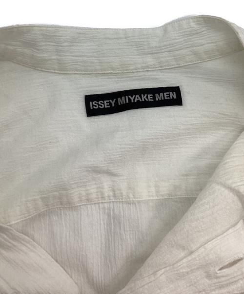 ISSEY MIYAKE MEN（イッセイミヤケメン）ISSEY MIYAKE MEN (イッセイミヤケメン) シワ加工バンドカラーシャツ ホワイト サイズ:3の古着・服飾アイテム