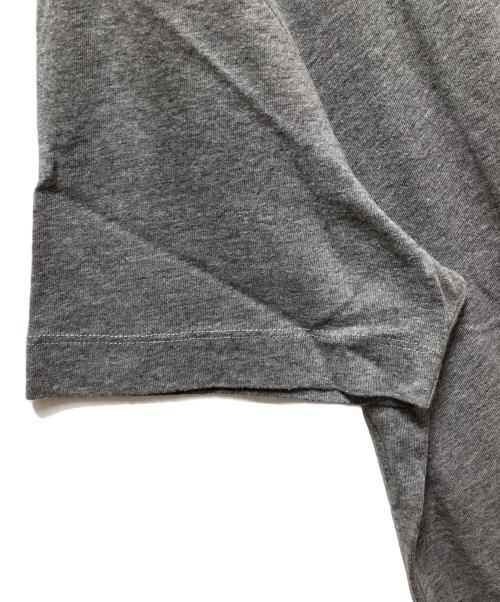 MONCLER（モンクレール）MONCLER (モンクレール) スタッズロゴTシャツ グレー サイズ:Mの古着・服飾アイテム