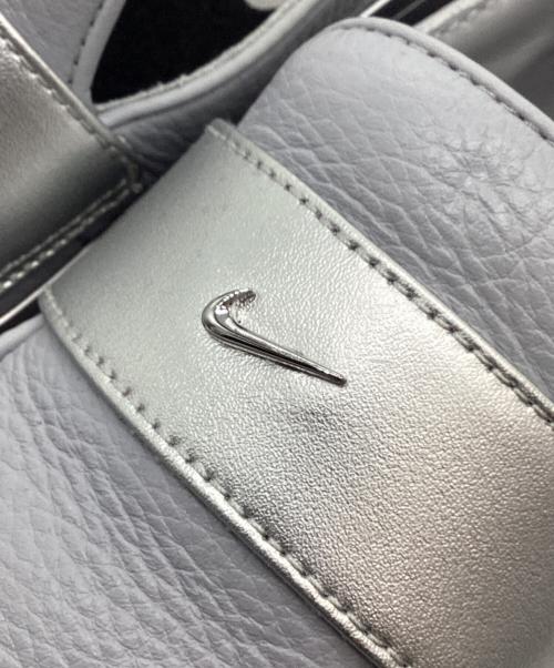 NIKE（ナイキ）NIKE (ナイキ) ウィメンズ エア マックス フェノメナ シルバー サイズ:22.5の古着・服飾アイテム