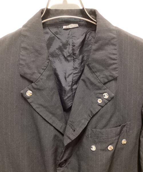 COMME des GARCONS HOMME DEUX（コムデギャルソン オム ドゥ）COMME des GARCONS HOMME DEUX (コムデギャルソン オム ドゥ) ポリ縮絨スナップボタンストライプテーラードジャケット ブラック サイズ:Sの古着・服飾アイテム