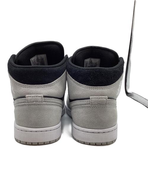 NIKE（ナイキ）NIKE (ナイキ) エア ジョーダン 1 MID グレー サイズ:26の古着・服飾アイテム