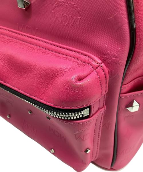 MCM（エムシーエム）MCM (エムシーエム) スタッズリュック ピンクの古着・服飾アイテム