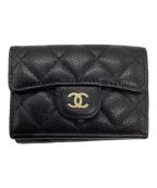 CHANELシャネル）の古着「キャビアスキン3つ折り財布」｜ブラック